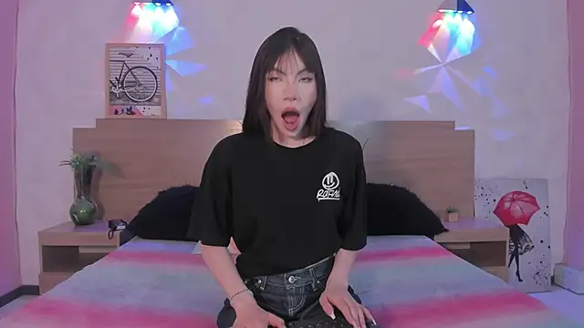 KittyVelve online show from April 2026 12:33:01 PM