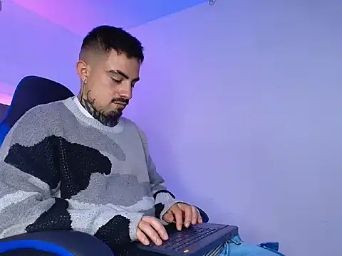 Snapshot of Dallas_Whitee chatting on March 2026 08:03:01 PM Dallas Whitee online show from March 2026 08:03:01 PM