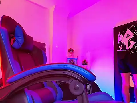 Snapshot of Dallas_Whitee chatting on April 2026 07:25:02 PM Dallas Whitee online show from April 2026 07:25:02 PM