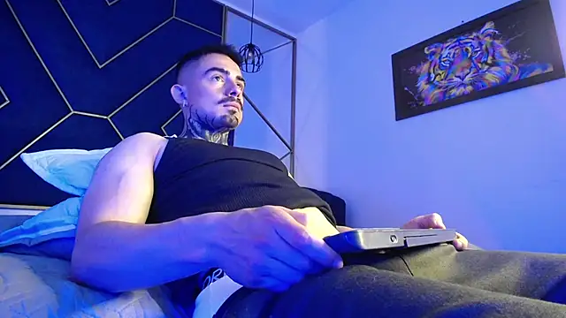 Snapshot of Dallas_Whitee chatting on April 2026 01:34:02 PM Dallas Whitee online show from April 2026 01:34:02 PM