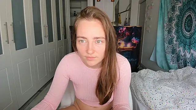 LiaSasha online show from April 2026 01:05:02 PM