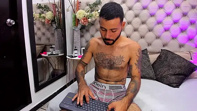 KiiraMonroe online show from April 2026 04:46:02 AM