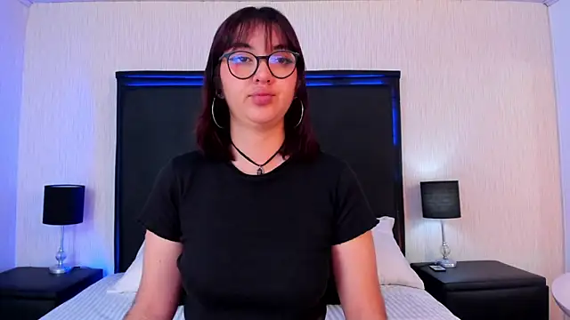 Snapshot of LilithBluum chatting on March 2026 11:44:02 AM LilithBluum online show from March 2026 11:44:02 AM