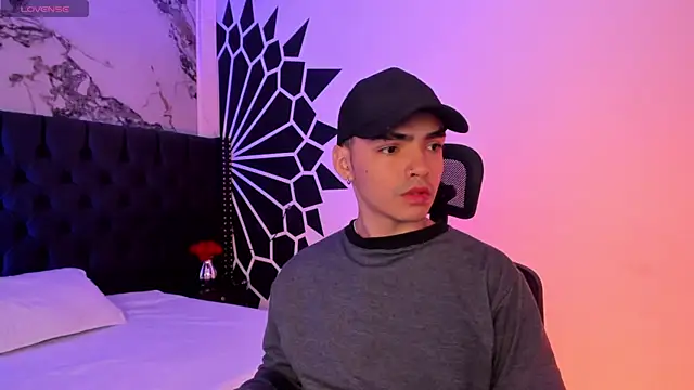 NicoKinggs  online show from April 2026 12:31:01 PM