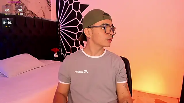 NicoKinggs  online show from April 2026 12:44:02 PM