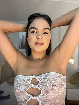 Bella-Ferrer online show from April 2026 07:07:02 PM