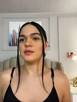 Snapshot of Bella-Ferrer chatting on May 2026 06:14:02 PM Bella-Ferrer online show from May 2026 06:14:02 PM