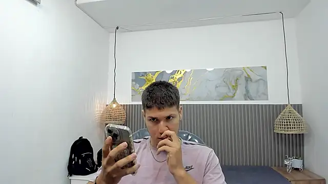 Snapshot of AlessandroFranco chatting on March 2026 03:28:02 PM AlessandroFranco online show from March 2026 03:28:02 PM