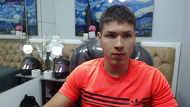 Snapshot of AlessandroFranco chatting on April 2026 01:33:02 PM AlessandroFranco online show from April 2026 01:33:02 PM