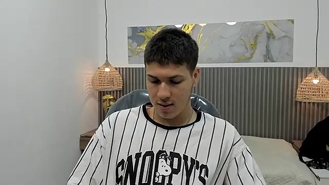 Snapshot of AlessandroFranco chatting on April 2026 01:27:01 PM AlessandroFranco online show from April 2026 01:27:01 PM