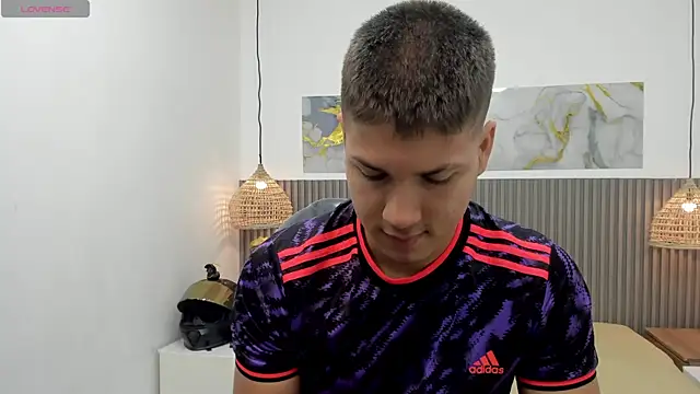 Snapshot of AlessandroFranco chatting on April 2026 01:16:02 PM AlessandroFranco online show from April 2026 01:16:02 PM