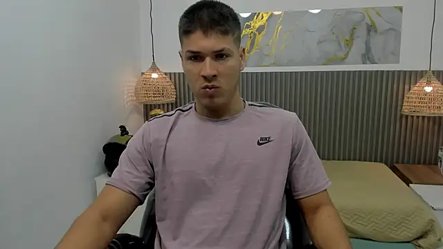 Snapshot of AlessandroFranco chatting on April 2026 02:02:02 PM AlessandroFranco online show from April 2026 02:02:02 PM