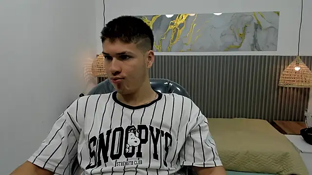 Snapshot of AlessandroFranco chatting on April 2026 01:45:02 PM AlessandroFranco online show from April 2026 01:45:02 PM