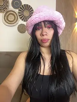 Snapshot of Queen_Chanel_XXX chatting on May 2026 08:14:02 PM Queen Chanel XXX online show from May 2026 08:14:02 PM