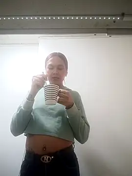 Snapshot of Alisson-Miller chatting on April 2026 04:12:01 PM Alisson-Miller online show from April 2026 04:12:01 PM