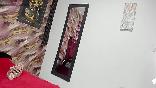 Lunaawhitee online show from April 2026 03:11:01 AM