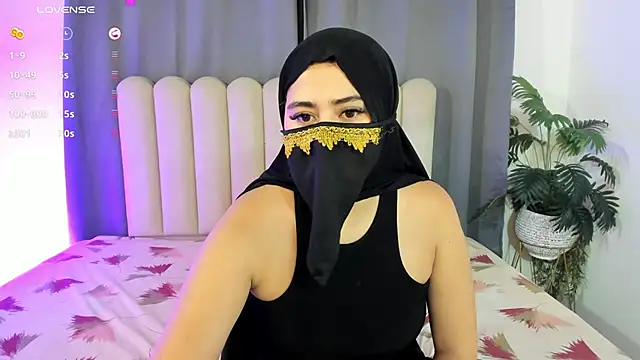 Snapshot of bahiya_aziz chatting on May 2026 01:06:01 PM bahiya aziz online show from May 2026 01:06:01 PM