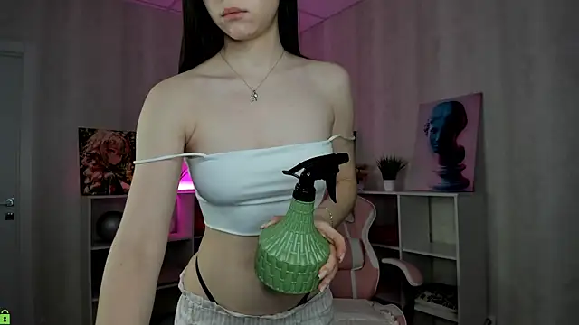 Aurora Temptia online show from April 2026 09:09:01 AM