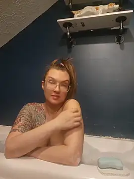 NicolePearl online show from April 2026 01:05:02 AM