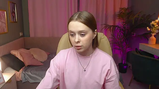 Snapshot of Megg_Ryan chatting on April 2026 02:17:02 PM Megg Ryan online show from April 2026 02:17:02 PM