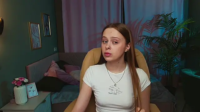 Snapshot of Megg_Ryan chatting on April 2026 02:13:02 PM Megg Ryan online show from April 2026 02:13:02 PM