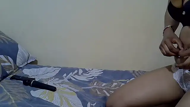 laura-lover online show from April 2026 10:18:02 AM