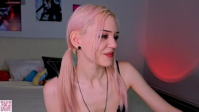 Snapshot of Mimi_angels chatting on June 2026 01:10:02 AM Mimi angels online show from June 2026 01:10:02 AM