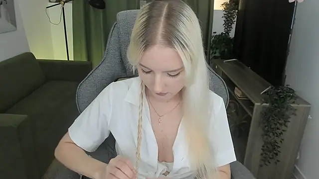 ViolaMore online show from April 2026 05:46:01 PM