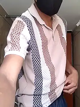 Snapshot of Roy3_2 chatting on April 2026 06:44:01 AM Roy3 2 online show from April 2026 06:44:01 AM