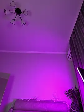 RedheadQueen  online show from April 2026 01:23:02 PM