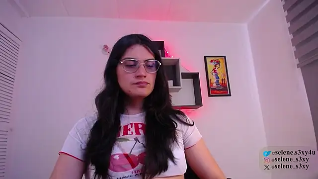 Snapshot of selene_cutie chatting on March 2026 04:13:01 PM selene cutie online show from March 2026 04:13:01 PM