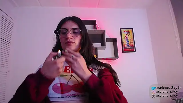 Snapshot of selene_cutie chatting on March 2026 11:21:02 PM selene cutie online show from March 2026 11:21:02 PM