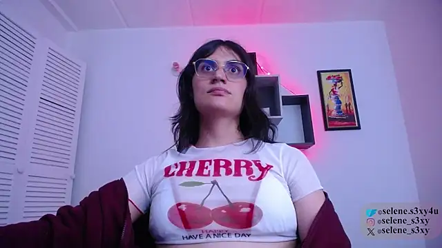 Snapshot of selene_cutie chatting on March 2026 11:21:02 PM selene cutie online show from March 2026 11:21:02 PM