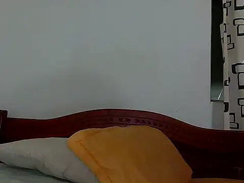 Snapshot of _SaraWilliams1_ chatting on April 2026 04:56:01 AM SaraWilliams1 online show from April 2026 04:56:01 AM