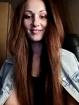 Snapshot of LunaCrystall chatting on March 2026 04:40:01 PM LunaCrystall online show from March 2026 04:40:01 PM