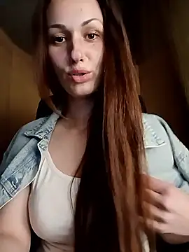 Snapshot of LunaCrystall chatting on April 2026 06:28:01 PM LunaCrystall online show from April 2026 06:28:01 PM