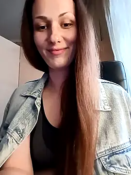 Snapshot of LunaCrystall chatting on April 2026 04:15:02 PM LunaCrystall online show from April 2026 04:15:02 PM