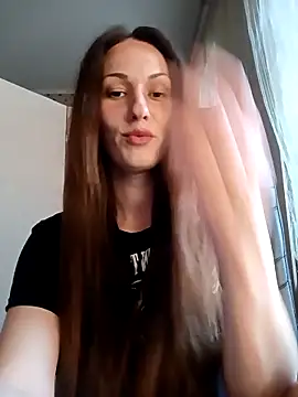 Snapshot of LunaCrystall chatting on April 2026 04:04:01 PM LunaCrystall online show from April 2026 04:04:01 PM