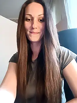 Snapshot of LunaCrystall chatting on April 2026 04:12:01 PM LunaCrystall online show from April 2026 04:12:01 PM