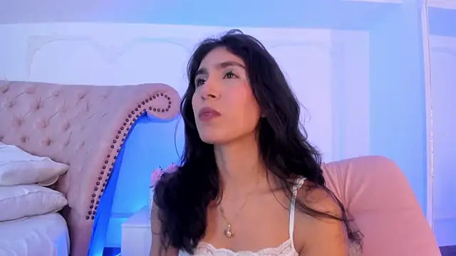 Snapshot of LucianaBlanco_ chatting on April 2026 03:20:02 PM LucianaBlanco online show from April 2026 03:20:02 PM