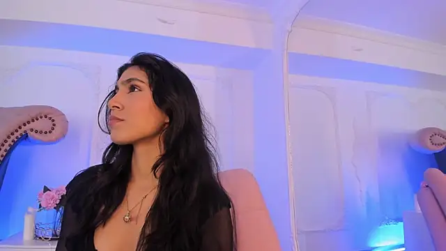 Snapshot of LucianaBlanco_ chatting on April 2026 08:57:01 PM LucianaBlanco online show from April 2026 08:57:01 PM