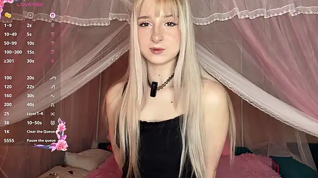 OnlyEva1 online show from April 2026 07:45:01 AM