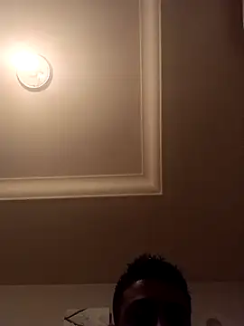 lucassos1 online show from April 2026 04:57:01 AM