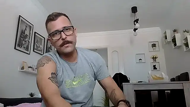 Snapshot of yanick931 chatting on May 2026 02:13:02 PM yanick931 online show from May 2026 02:13:02 PM