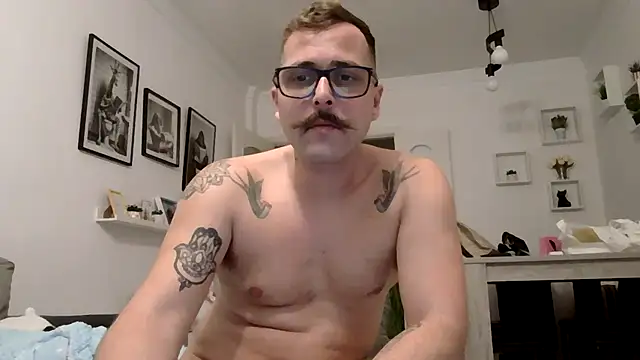 Snapshot of yanick931 chatting on May 2026 11:12:03 PM yanick931 online show from May 2026 11:12:03 PM