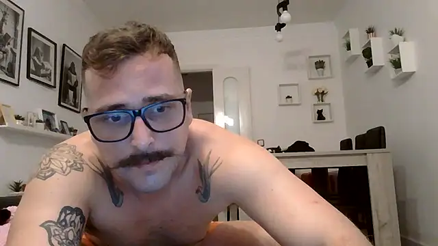Snapshot of yanick931 chatting on June 2026 12:32:02 AM yanick931 online show from June 2026 12:32:02 AM