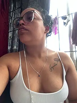 Snapshot of tokio_angel chatting on April 2026 05:10:01 PM tokio angel online show from April 2026 05:10:01 PM