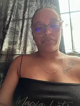 Snapshot of tokio_angel chatting on April 2026 10:10:02 PM tokio angel online show from April 2026 10:10:02 PM