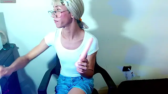 Andrea Nx online show from March 2026 07:37:01 PM