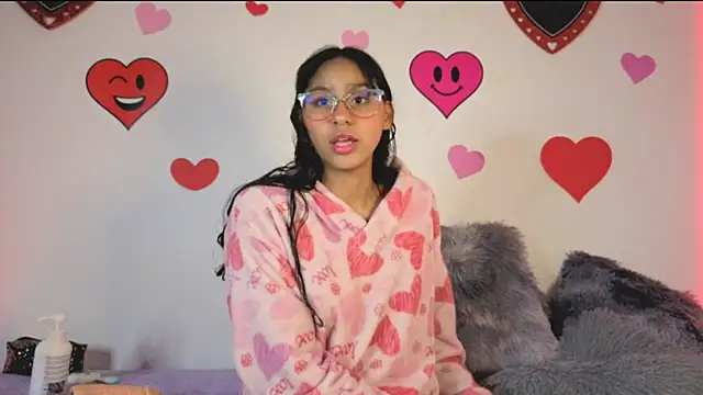 Snapshot of PaulaCutexs chatting on March 2026 08:19:01 AM PaulaCutexs online show from March 2026 08:19:01 AM